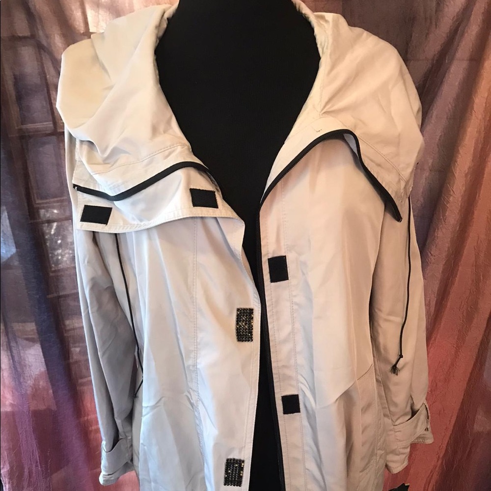 Wonderful Cartise Jacket Size‎ S/P NWT